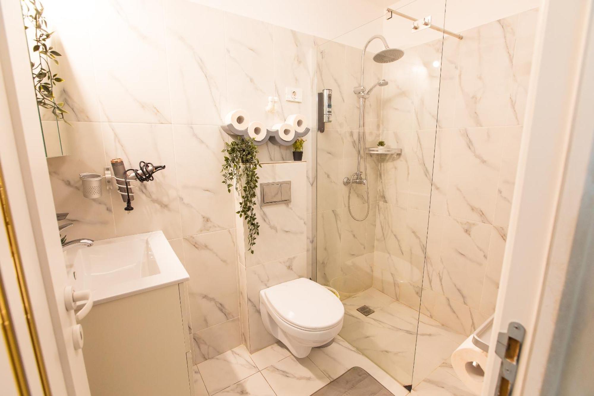 Royalty Apt With City Views On Calea Victoriei Bucureşti Ngoại thất bức ảnh
