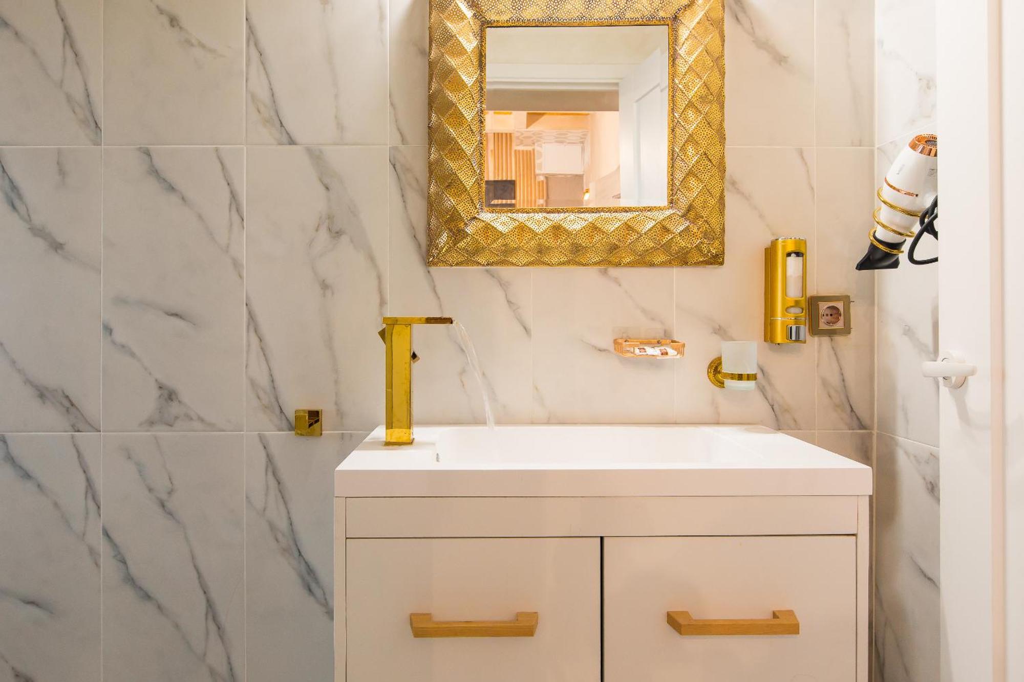 Royalty Apt With City Views On Calea Victoriei Bucureşti Ngoại thất bức ảnh